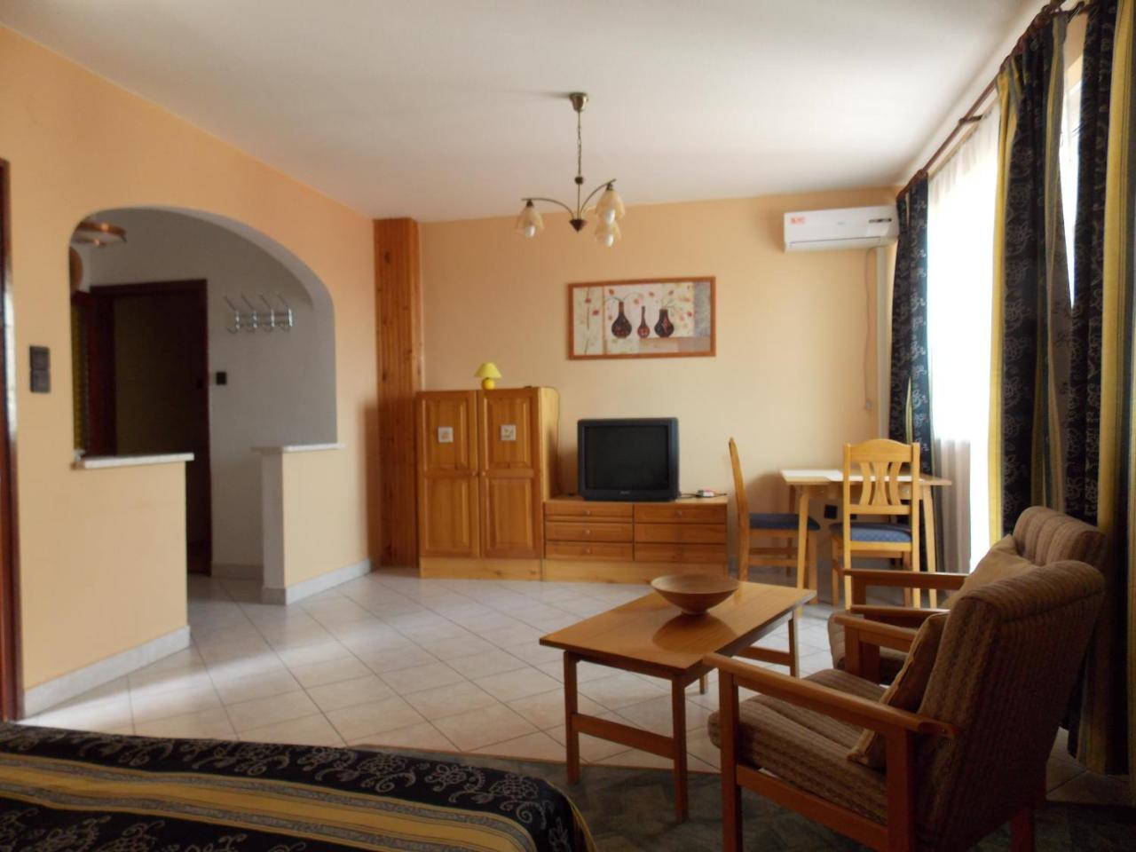 Heviz Therme Apartmenthaus ภายนอก รูปภาพ