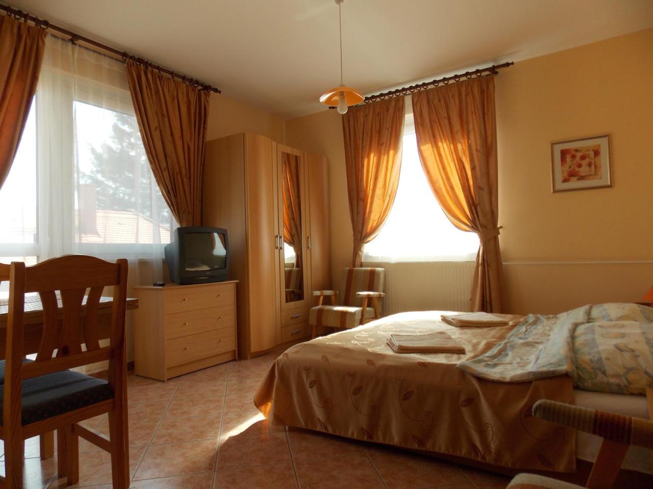 Heviz Therme Apartmenthaus ภายนอก รูปภาพ