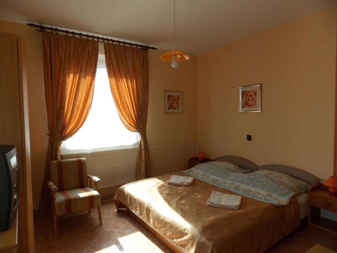 Heviz Therme Apartmenthaus ภายนอก รูปภาพ